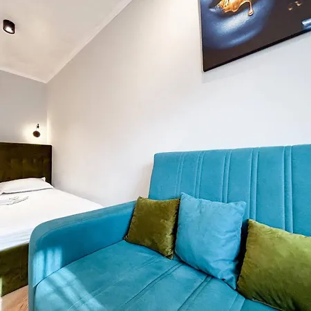 Camden Flat Walk In Shower, Smart Tv, Queen Bed Apartment *