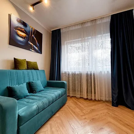 Camden Flat Walk In Shower, Smart Tv, Queen Bed Apartment